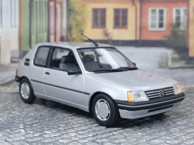 Peugeot 205 XR –&nbsp;1990
