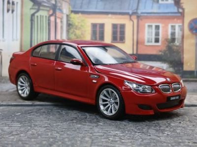 BMW M5 (E60) –&nbsp;2005